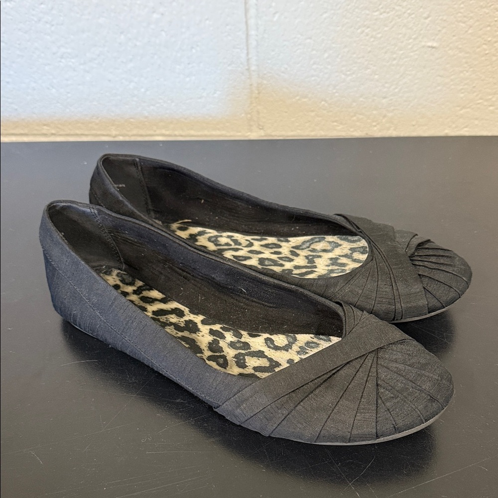 Black Pleated Women's Flats